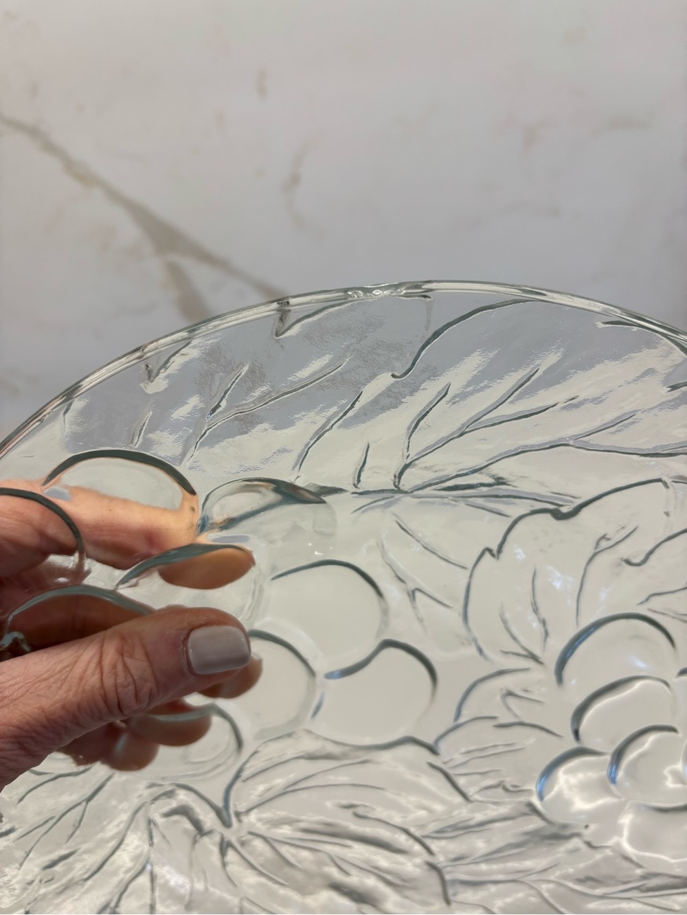 Two Vintage KIG Indonesia Grape Textured Serving Plates - Picture 5 of 6